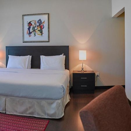 Tulip Hotel & Suites Manamah Buitenkant foto