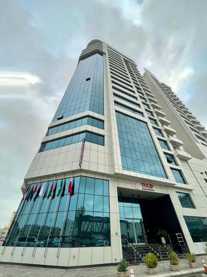 Tulip Hotel & Suites Manamah Buitenkant foto
