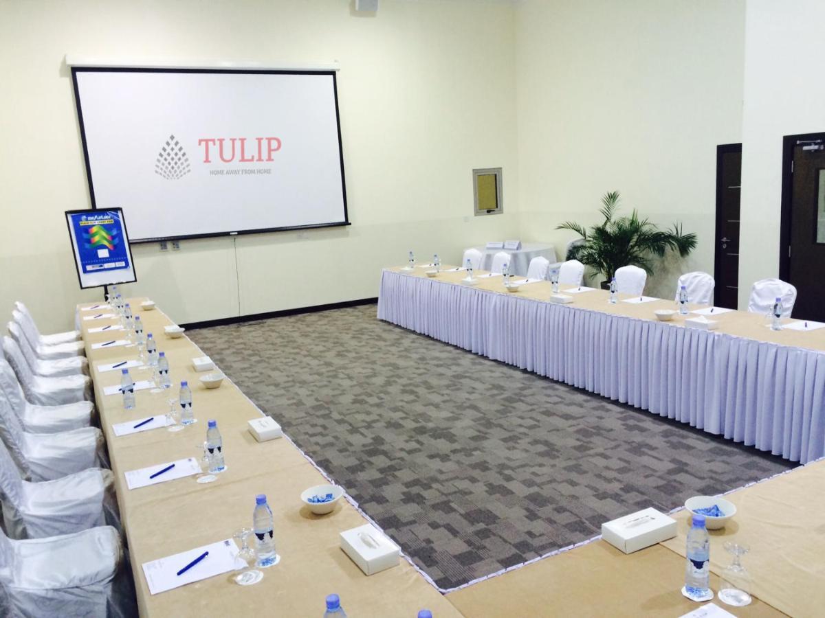 Tulip Hotel & Suites Manamah Buitenkant foto