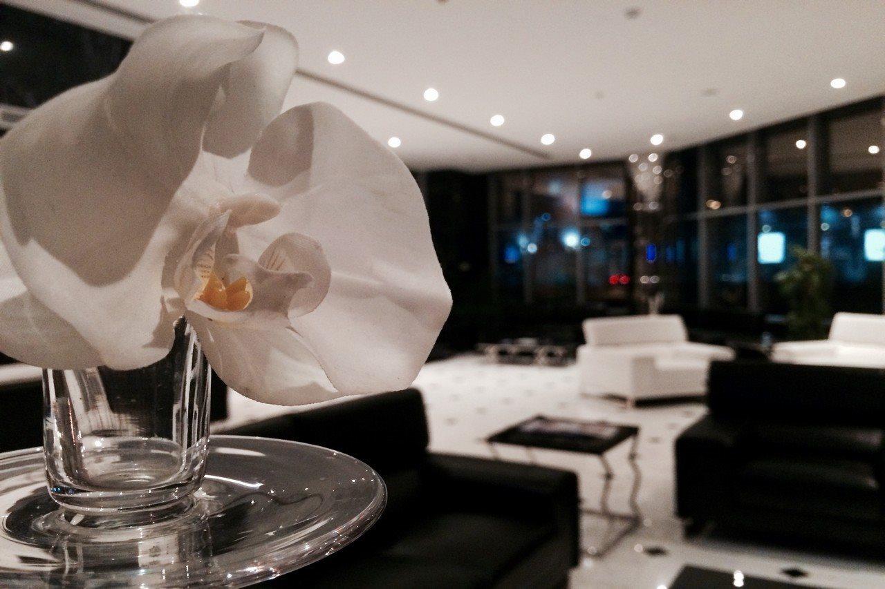 Tulip Hotel & Suites Manamah Buitenkant foto