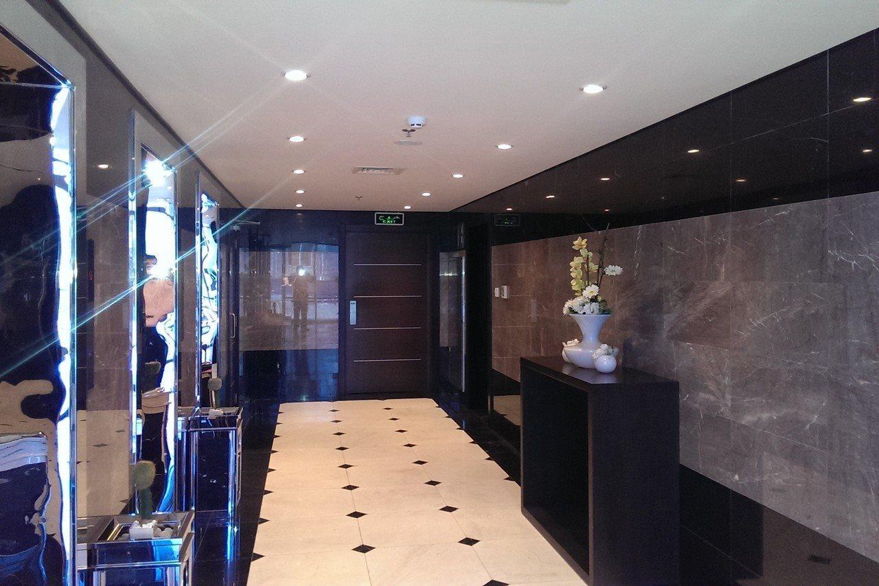 Tulip Hotel & Suites Manamah Buitenkant foto