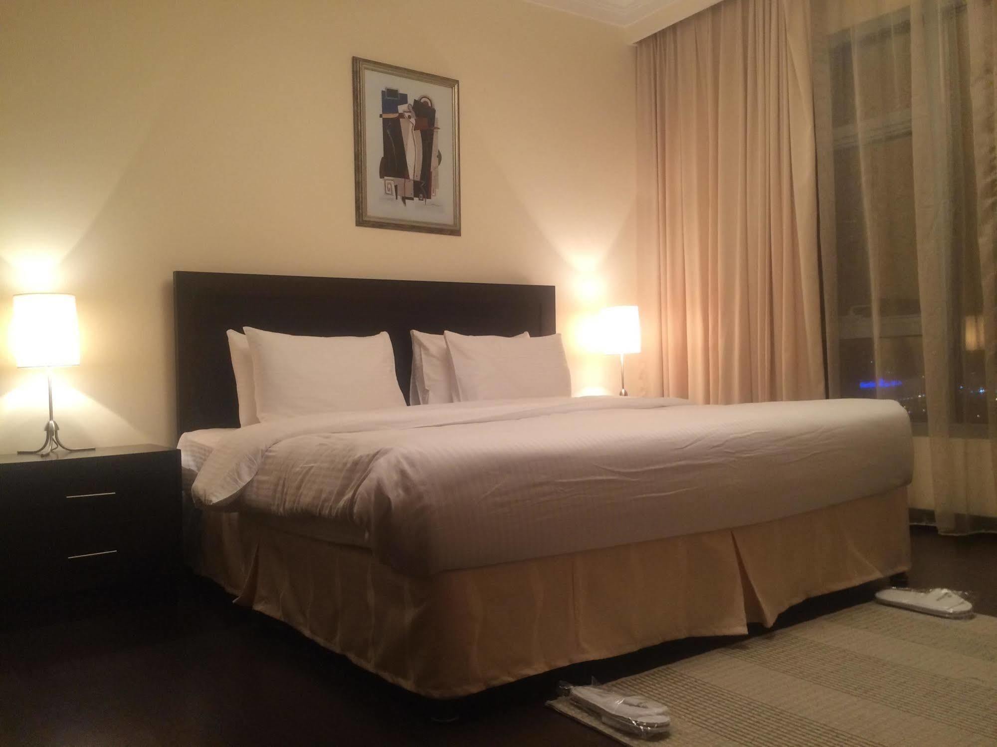 Tulip Hotel & Suites Manamah Buitenkant foto